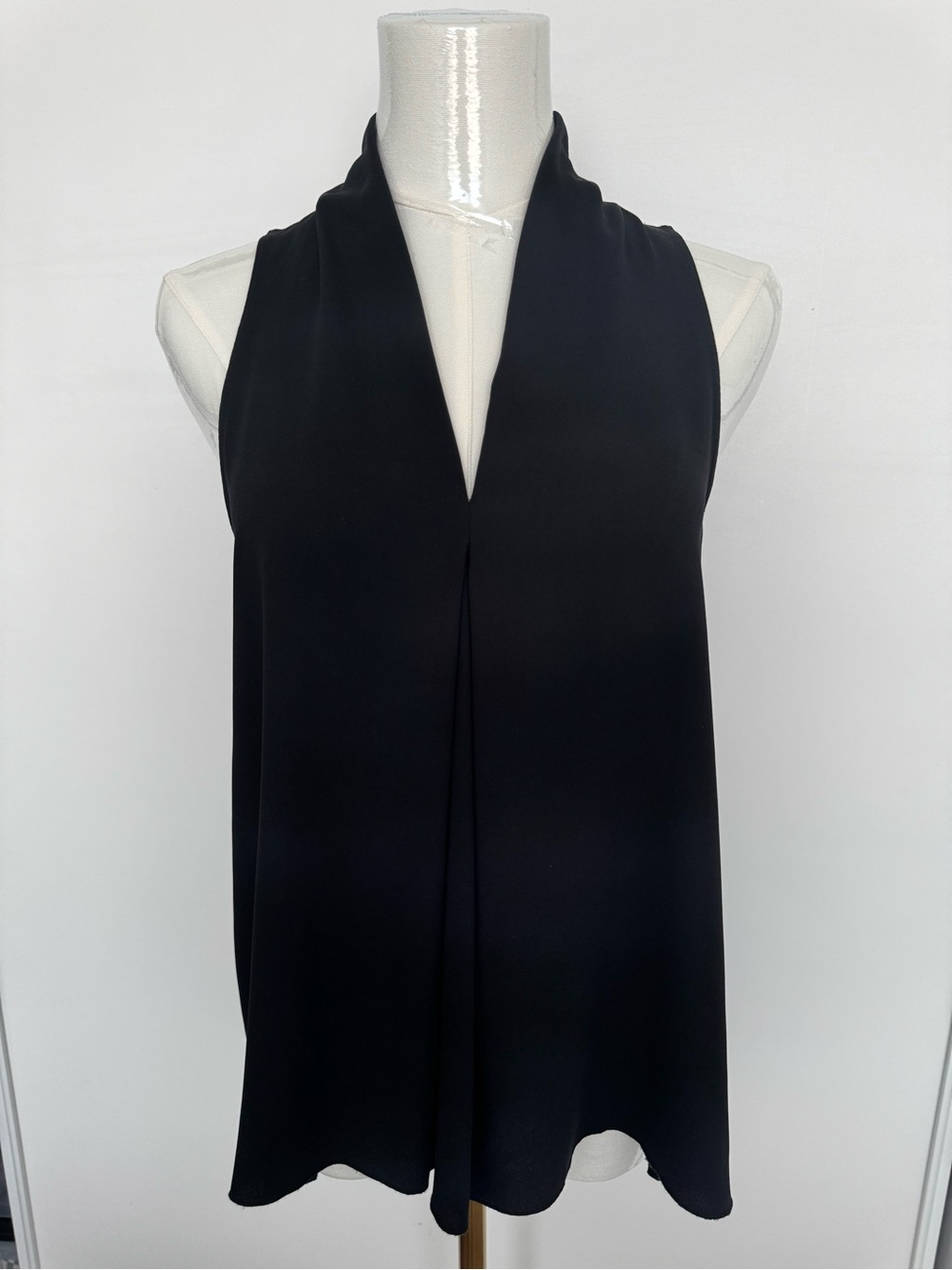 Aritzia Wilfred Black sleeveless Blouse XXS Silk Trim